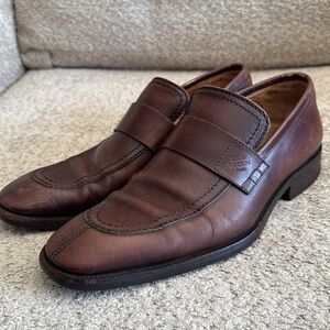 Louis Vuitton leather loafers/Slip-ons